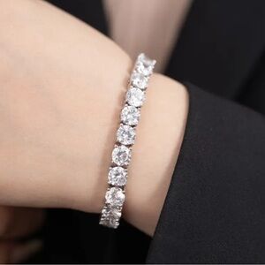 Elegant Moissanite & Silver Bracelet